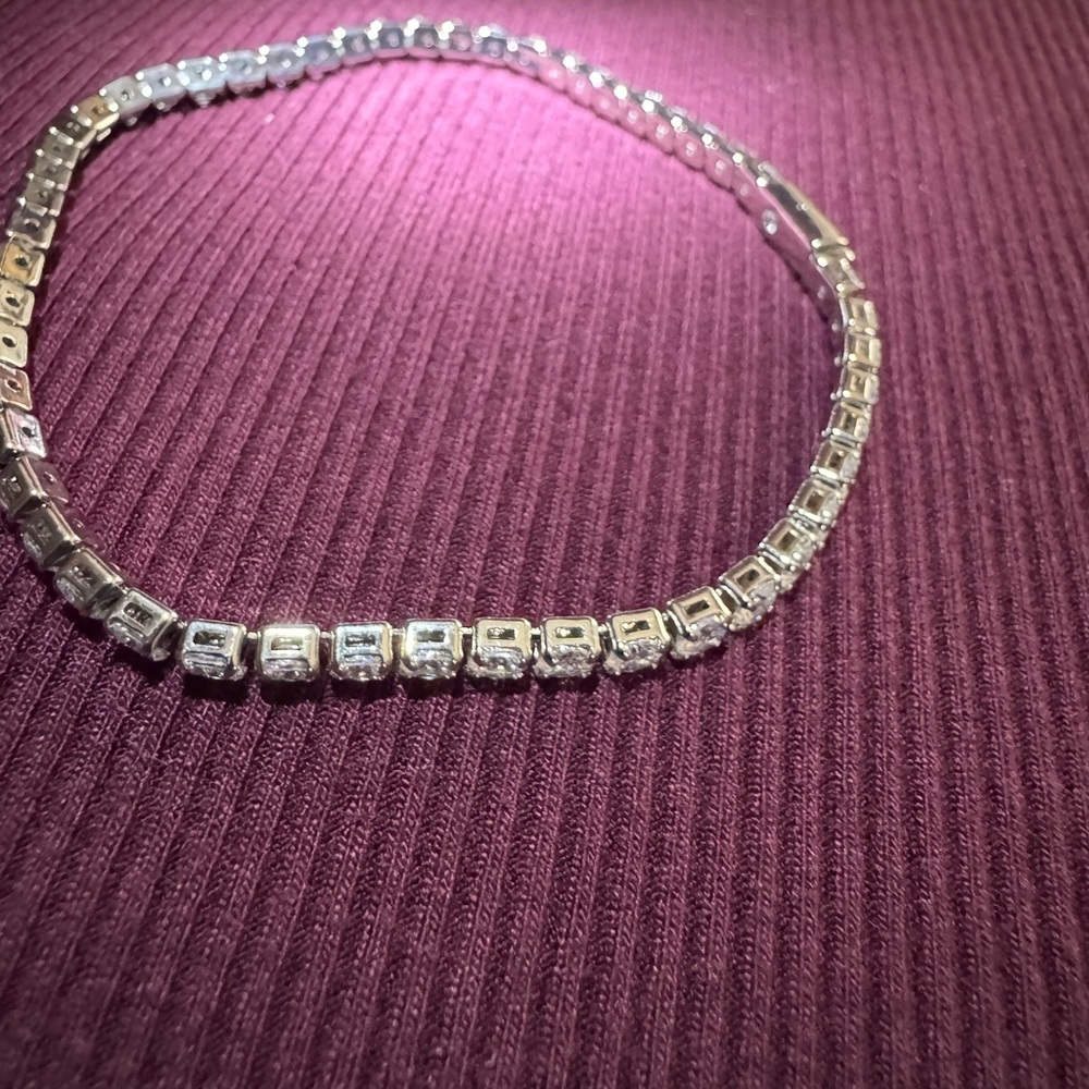 Elegant Silver Necklace
